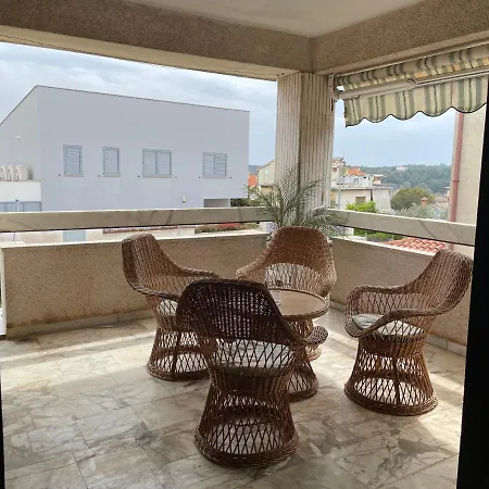 Valsaline Apartment *
